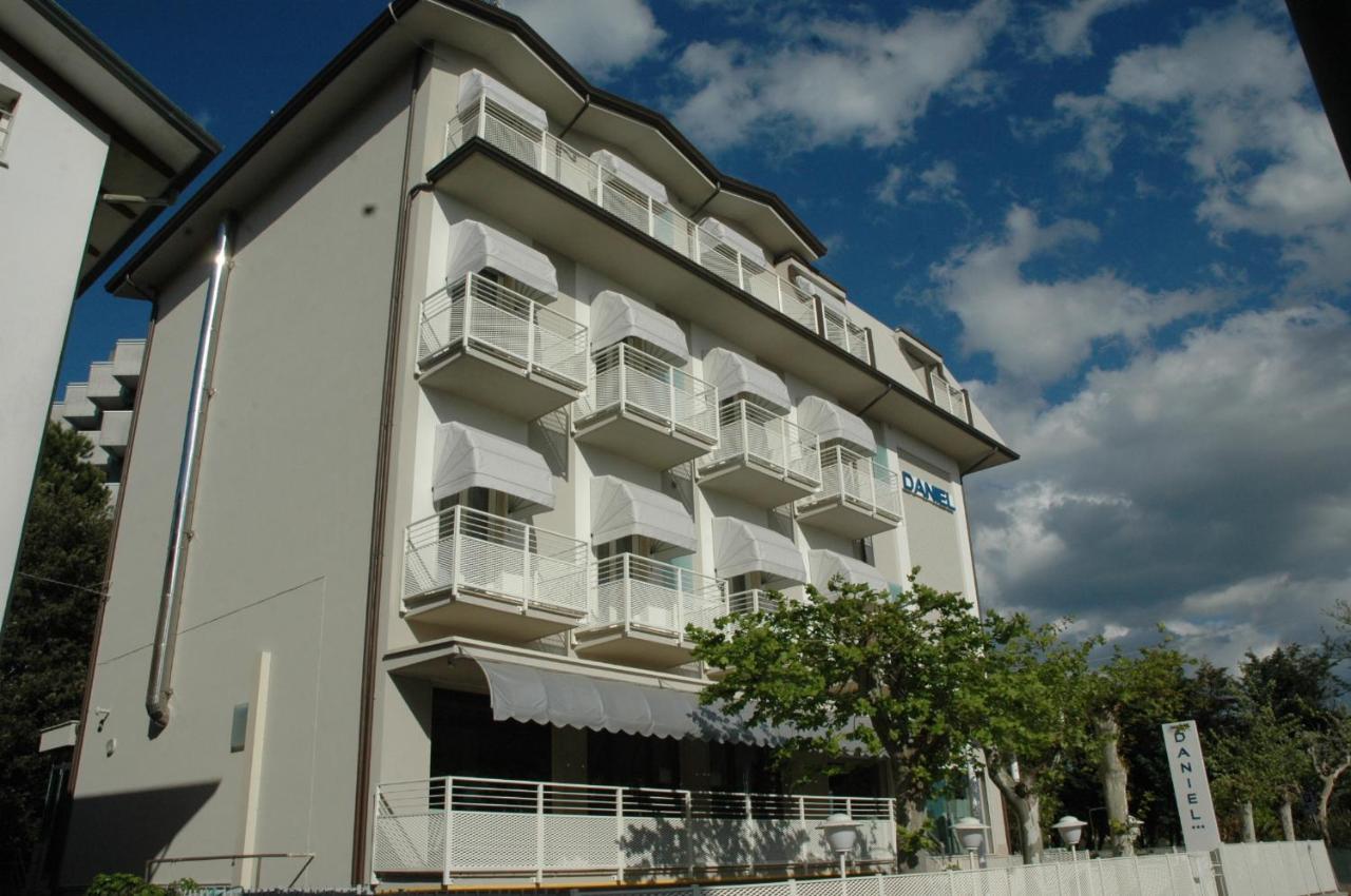 Aparthotel Daniel Bellaria-Igea Marina Exterior photo